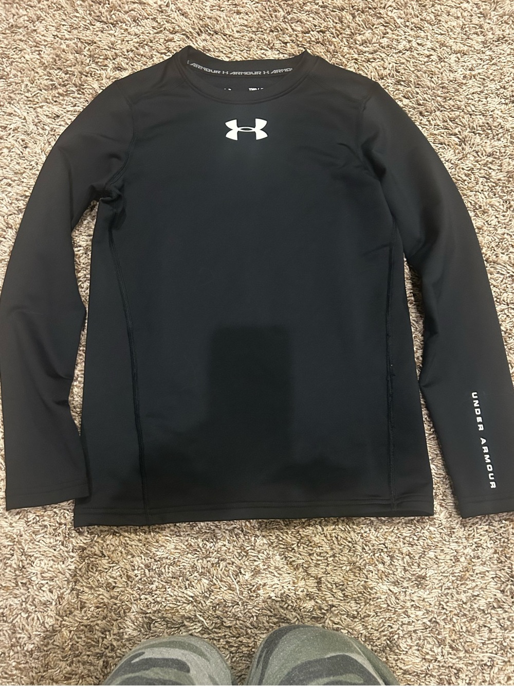 Youth Medium Under Armour Black Long-Sleeve Compression Shirt